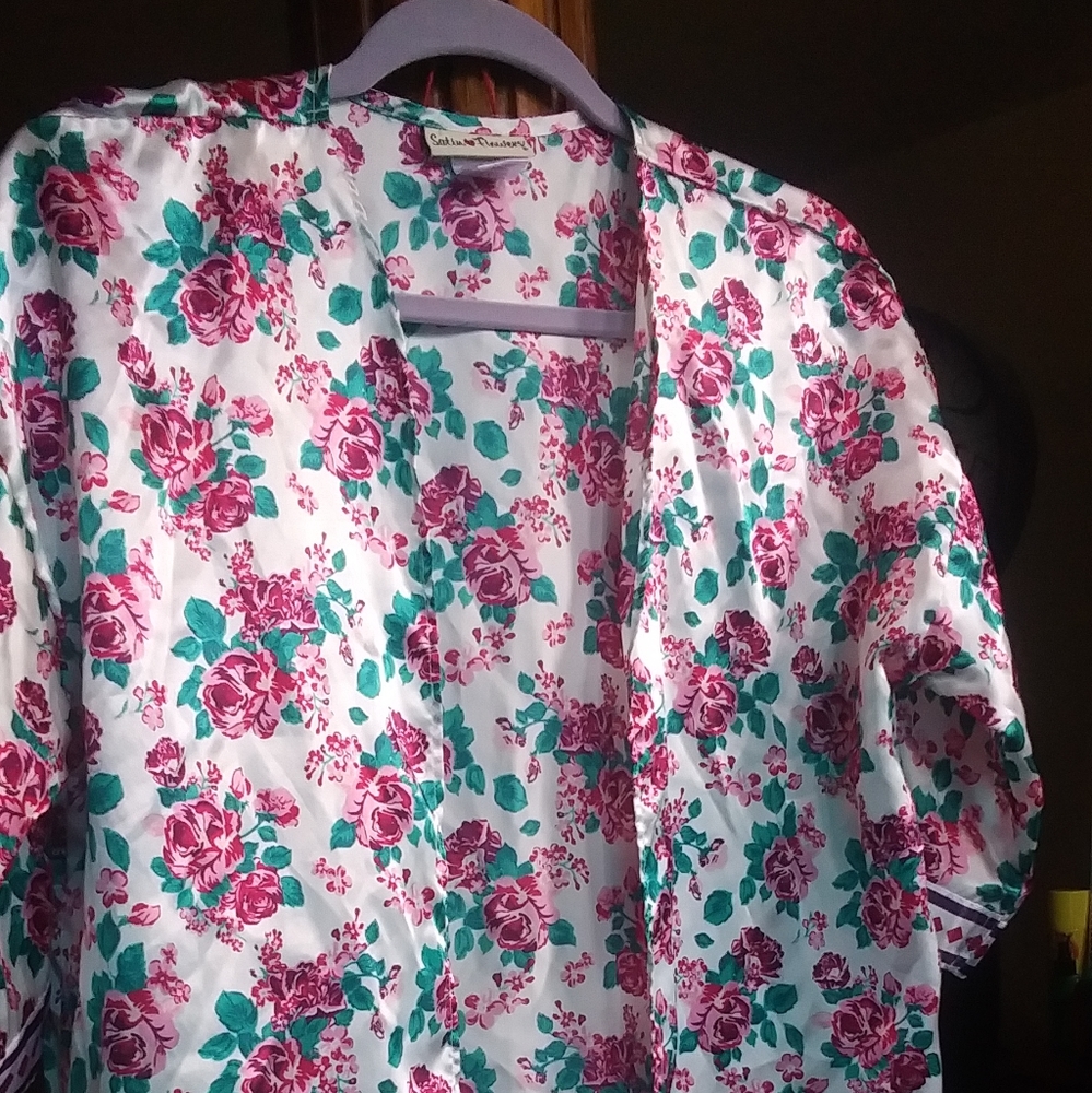 VINTAGE ROBE